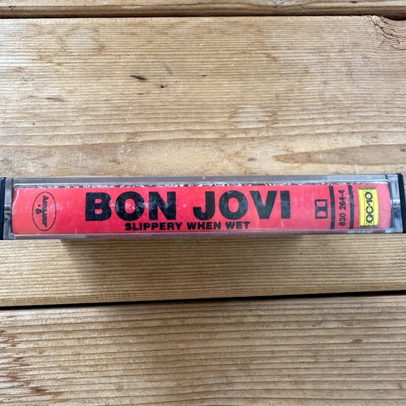 Bon Jovi Slippery when wet cassette tape - Picture 2 of 3